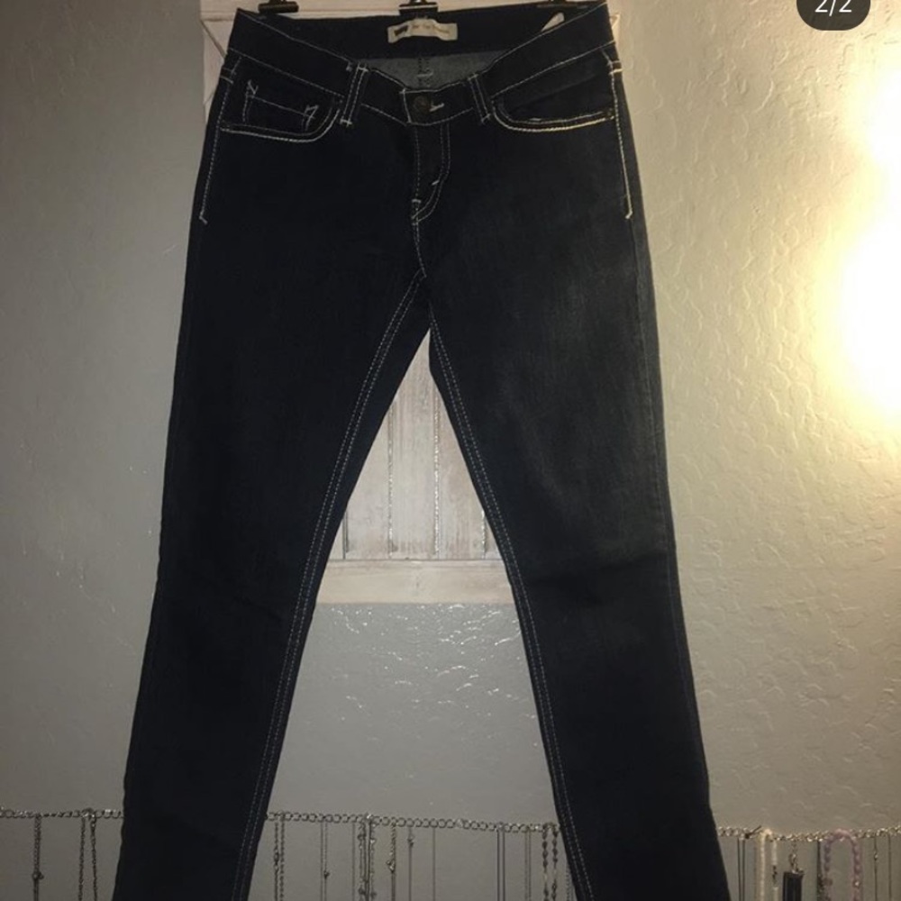 Levi dark jeans🤩